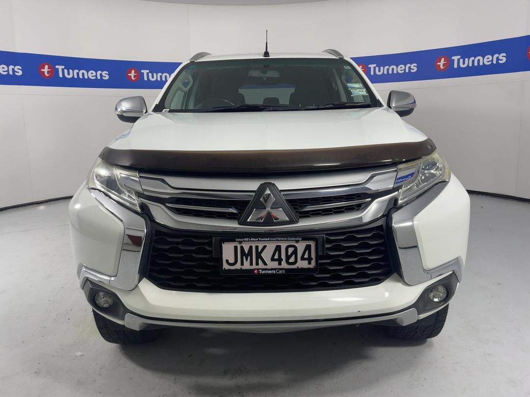 Photo '2' of Mitsubishi Pajero Sport