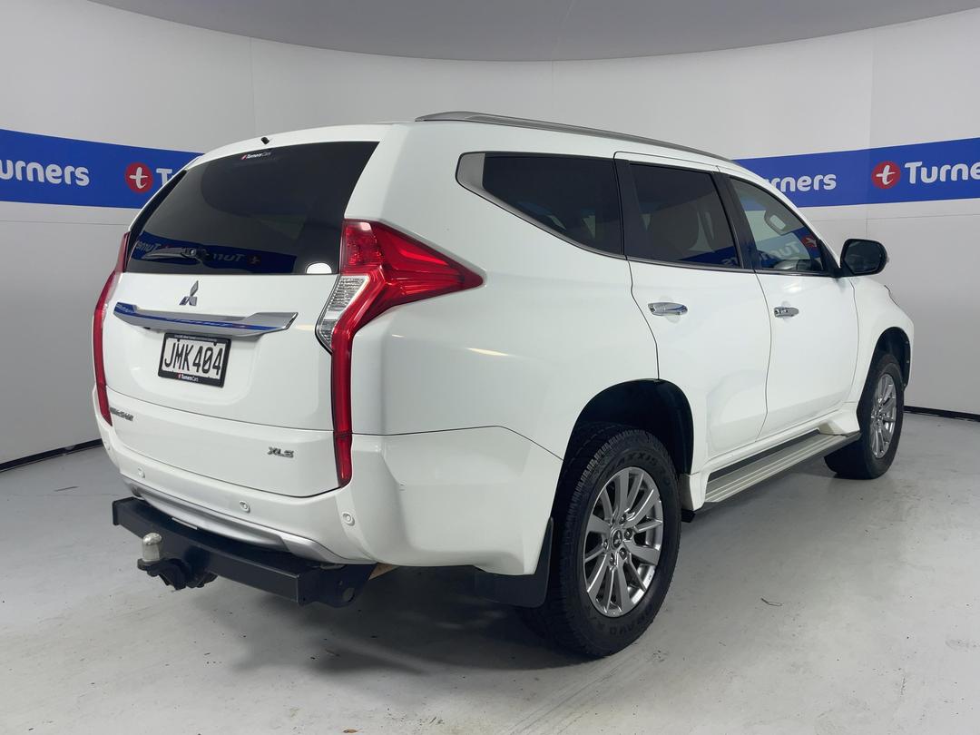 Photo '7' of Mitsubishi Pajero Sport