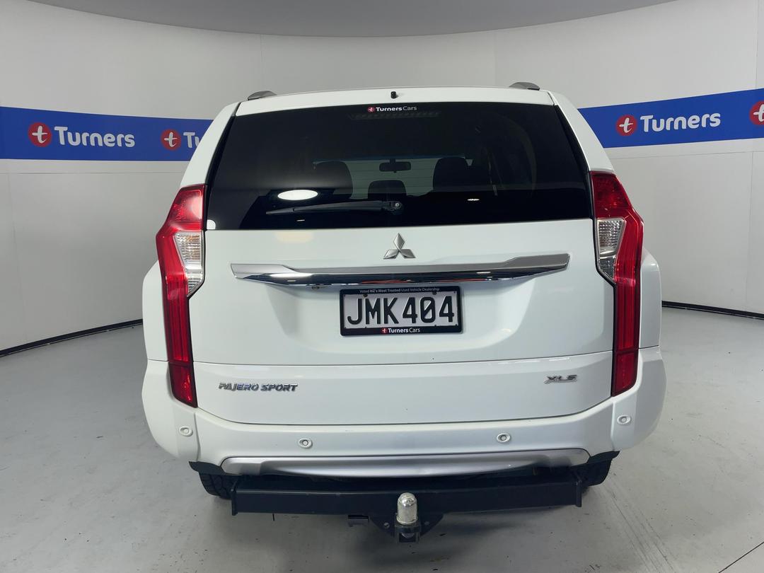 Photo '6' of Mitsubishi Pajero Sport