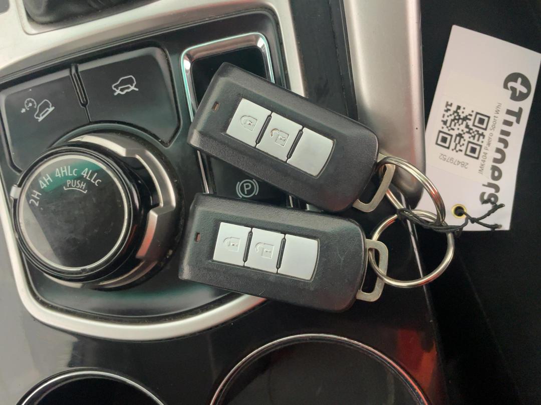 Photo '22' of Mitsubishi Pajero Sport