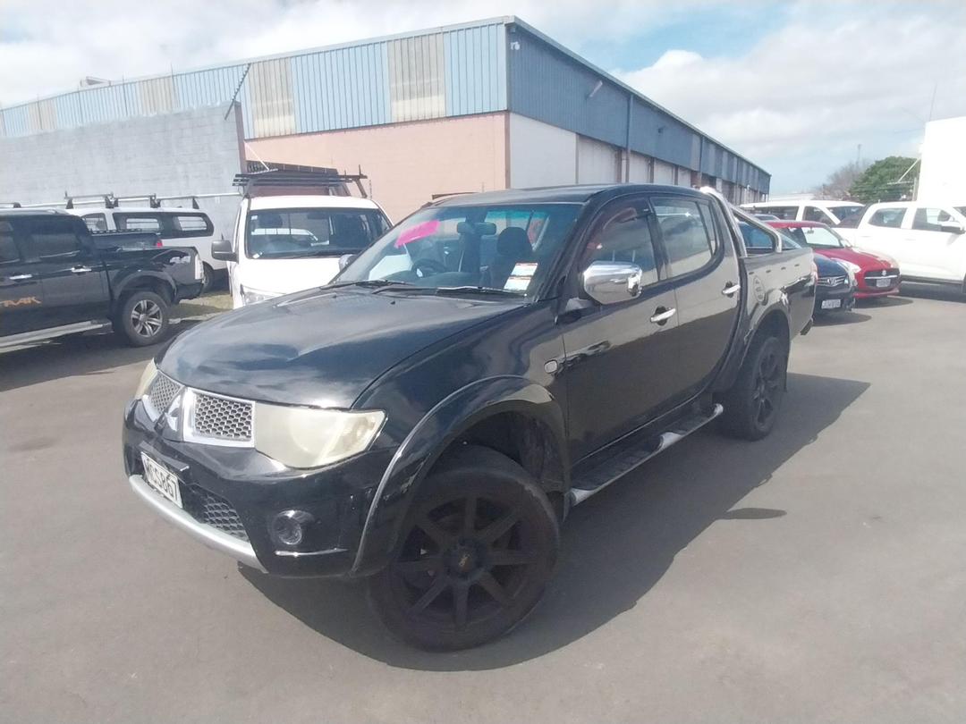 Photo '5' of Mitsubishi Triton D/CAB GLX Photo '5' of Mitsubishi Triton D/CAB GLX