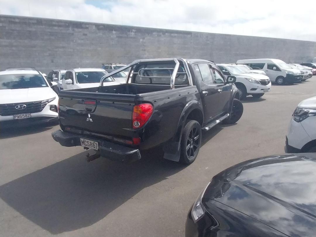Photo '8' of Mitsubishi Triton D/CAB GLX Photo '8' of Mitsubishi Triton D/CAB GLX