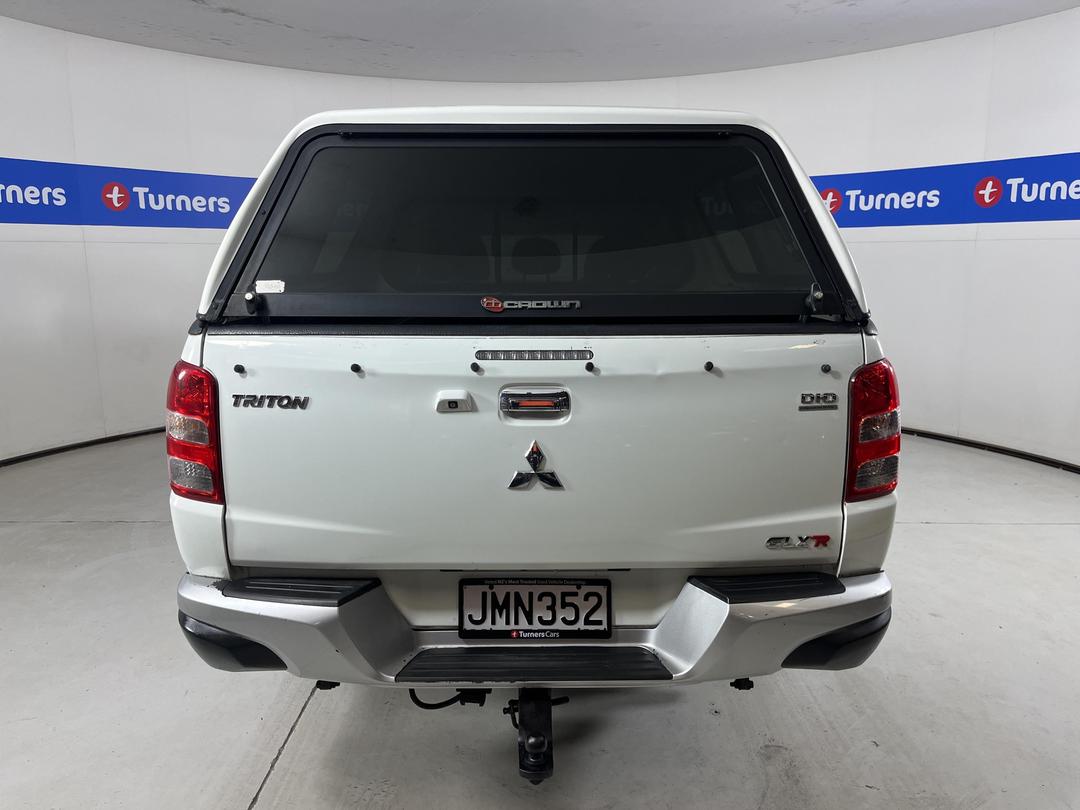 Photo '6' of Mitsubishi Triton
