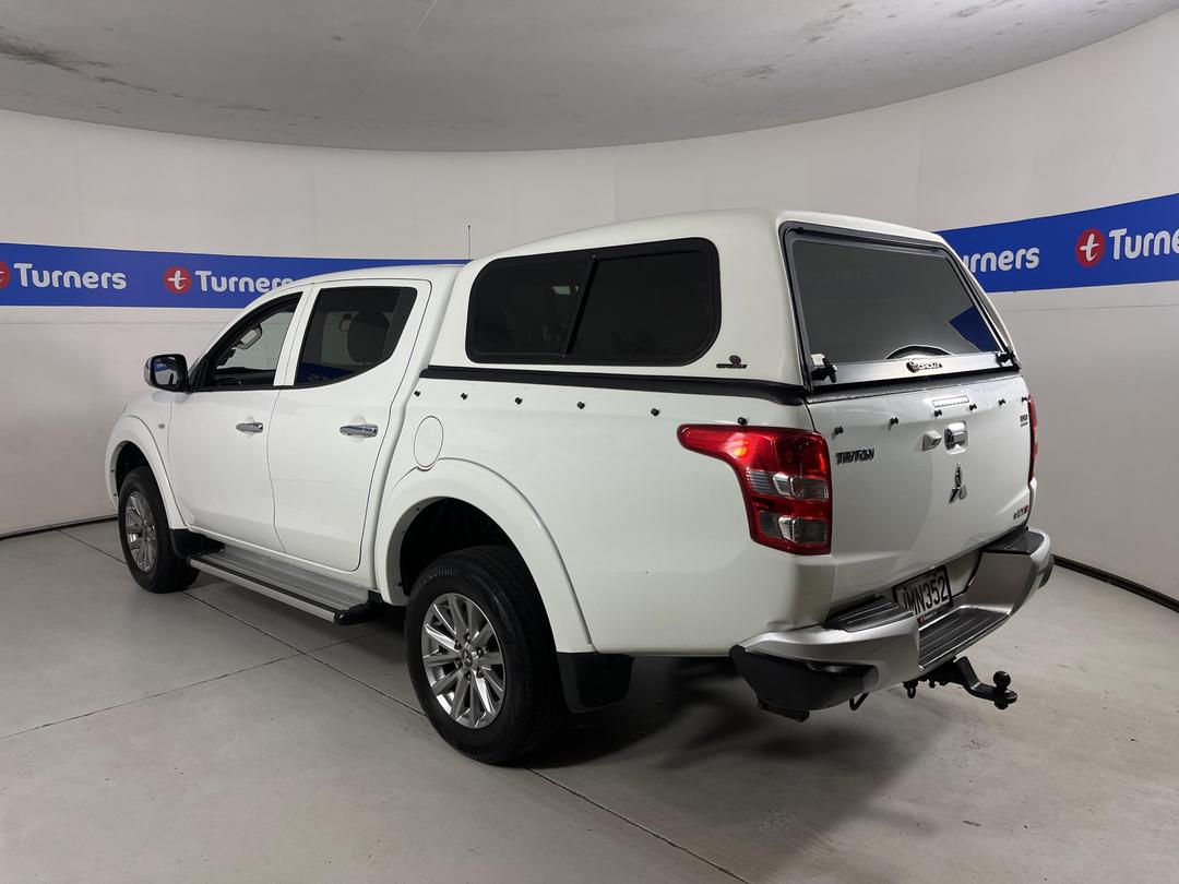 Photo '5' of Mitsubishi Triton