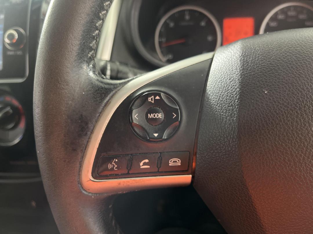 Photo '26' of Mitsubishi Triton