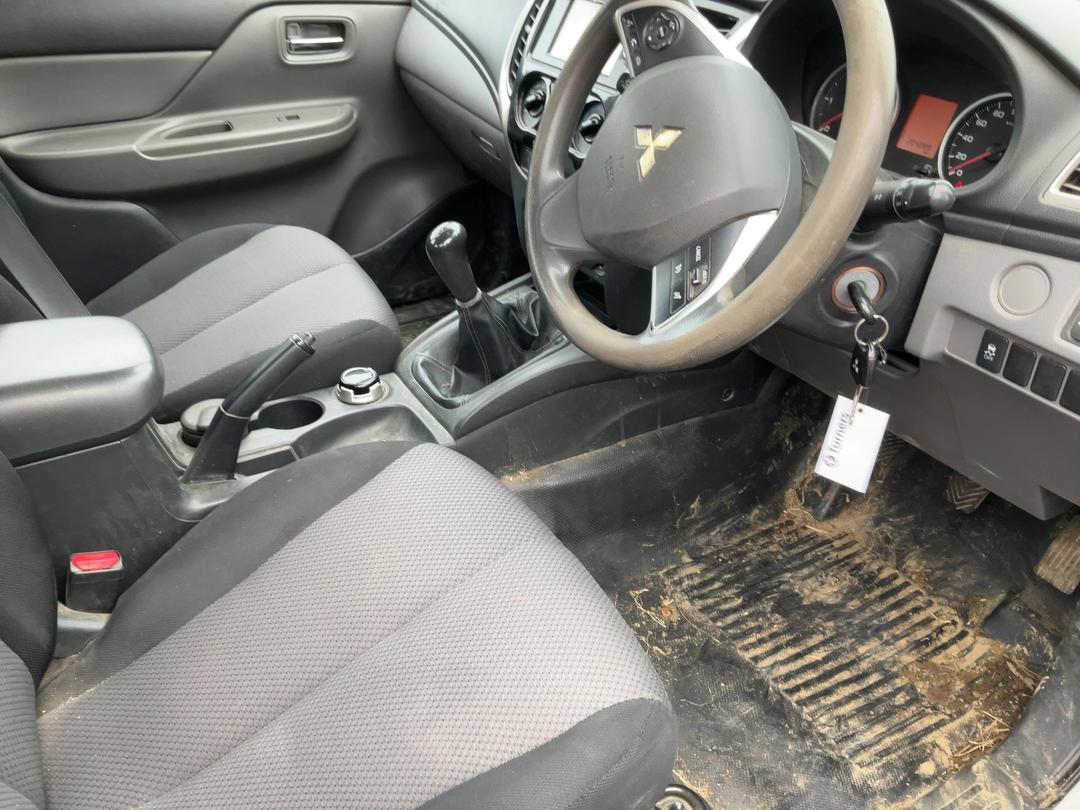 Photo '16' of Mitsubishi Triton Dcab C GLX