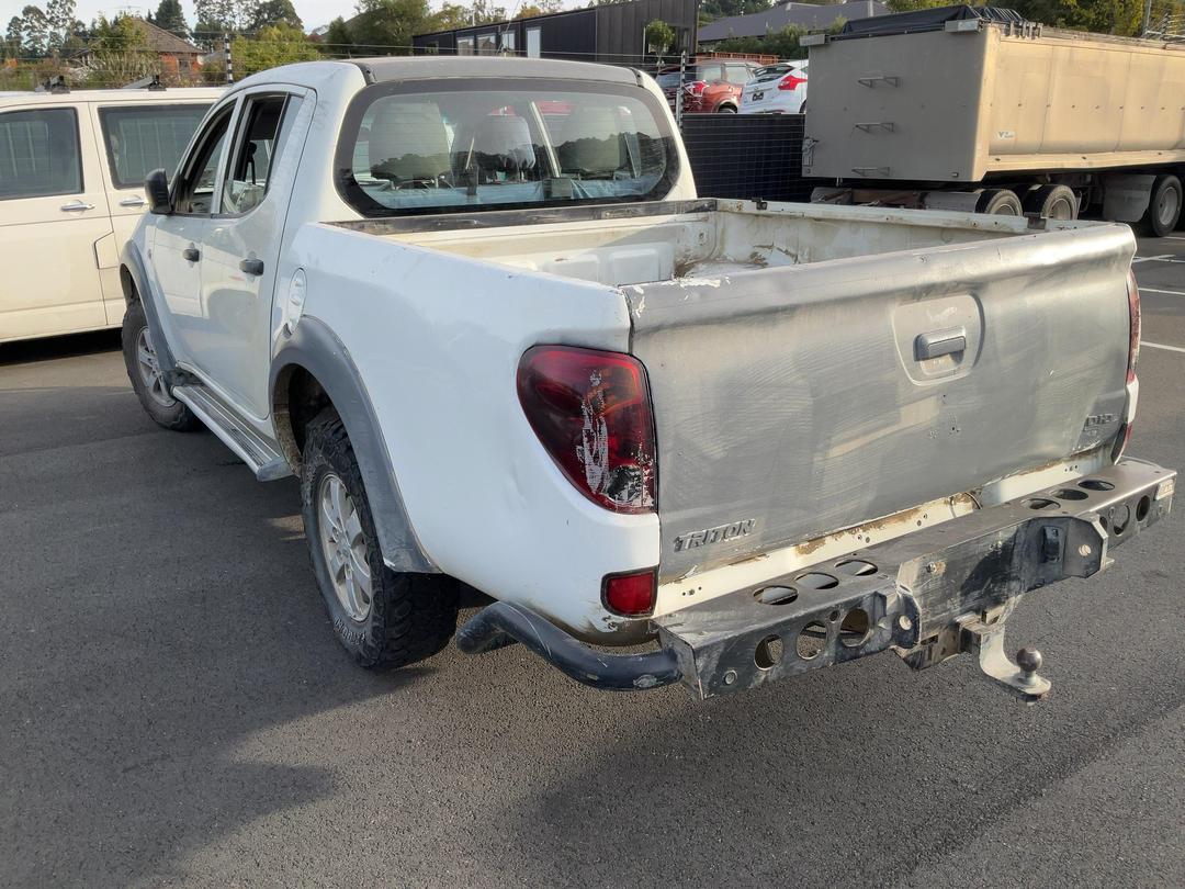 Photo '3' of Mitsubishi Triton