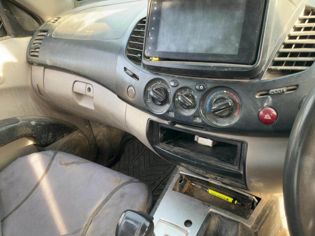 Photo '9' of Mitsubishi Triton