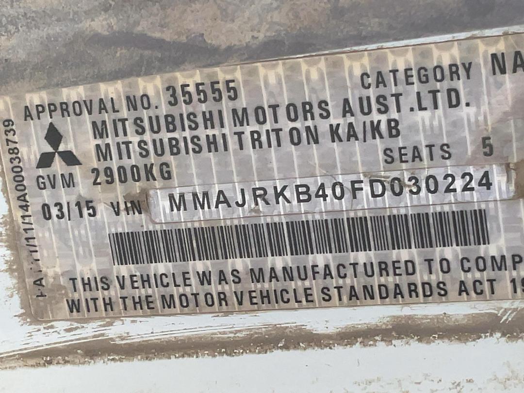 Photo '10' of Mitsubishi Triton