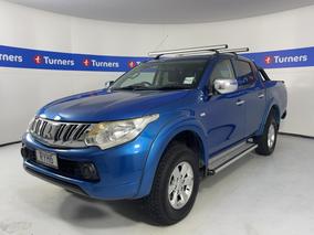Photo '4' of Mitsubishi Triton