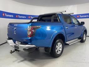 Photo '7' of Mitsubishi Triton