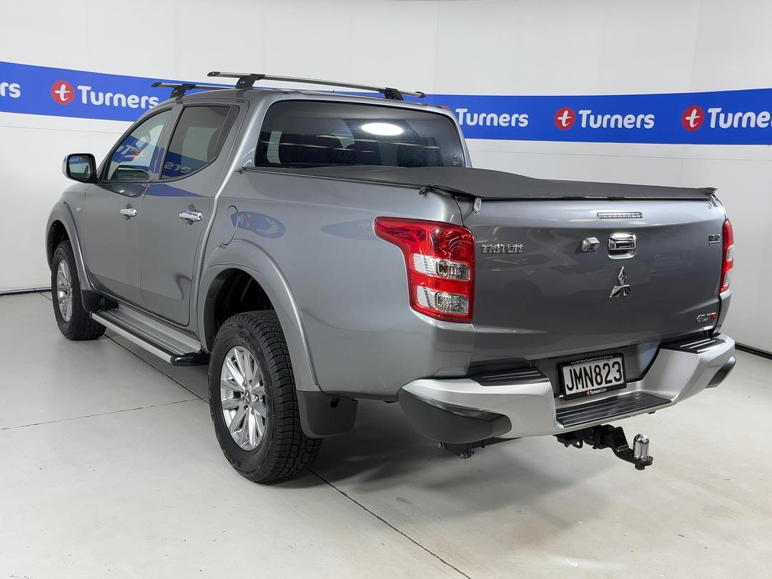 Photo '5' of Mitsubishi Triton