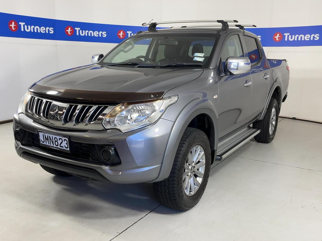Photo '4' of Mitsubishi Triton