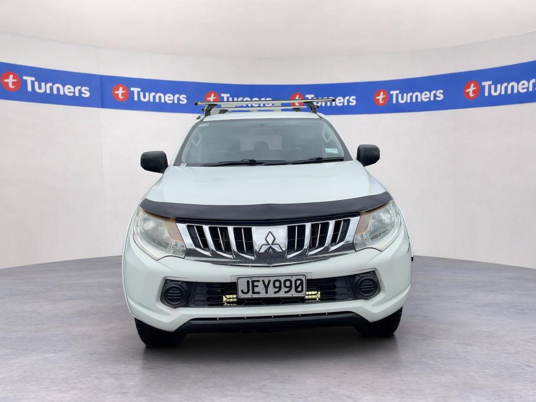 Photo '2' of Mitsubishi Triton