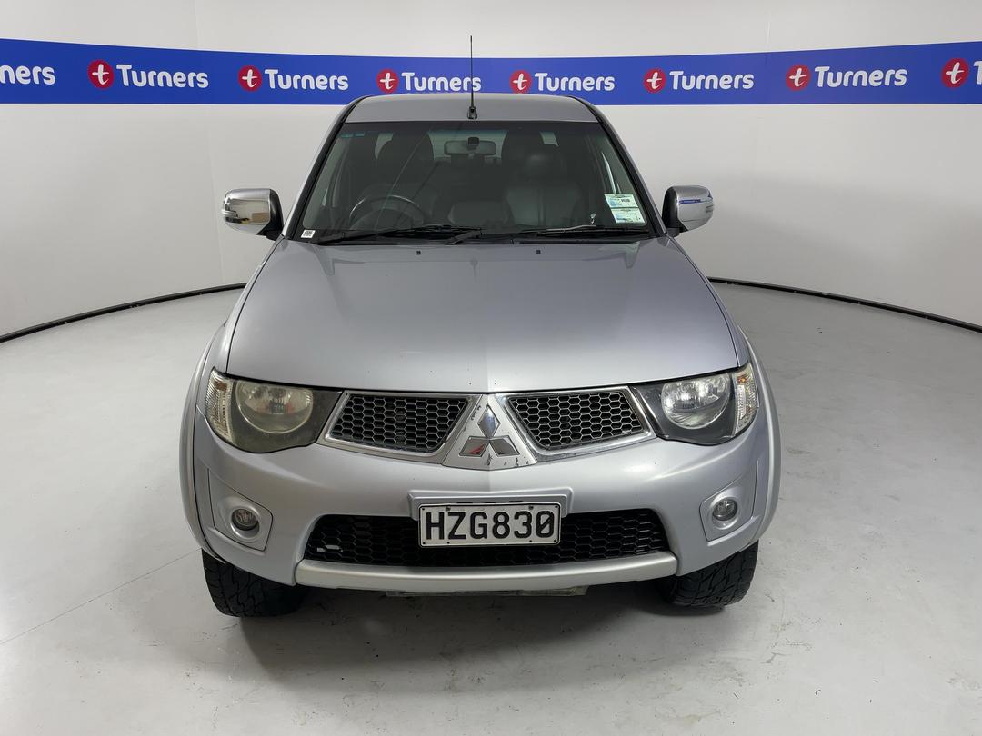Photo '2' of Mitsubishi Triton