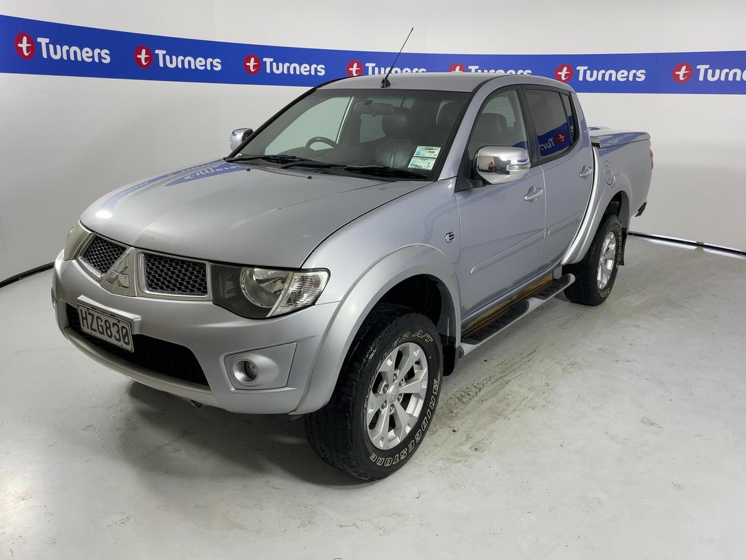 Photo '4' of Mitsubishi Triton