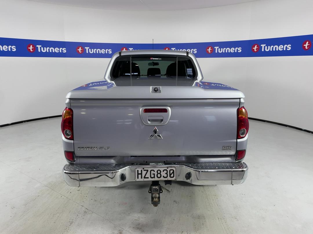 Photo '6' of Mitsubishi Triton