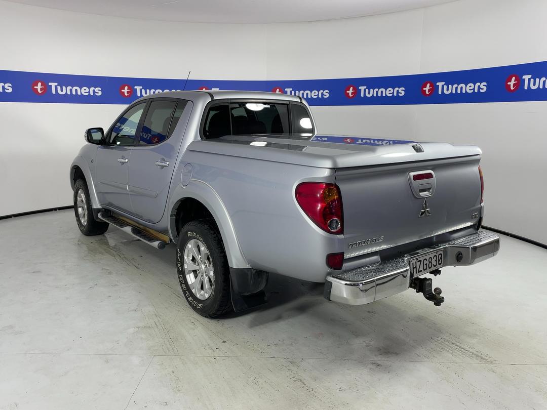 Photo '5' of Mitsubishi Triton