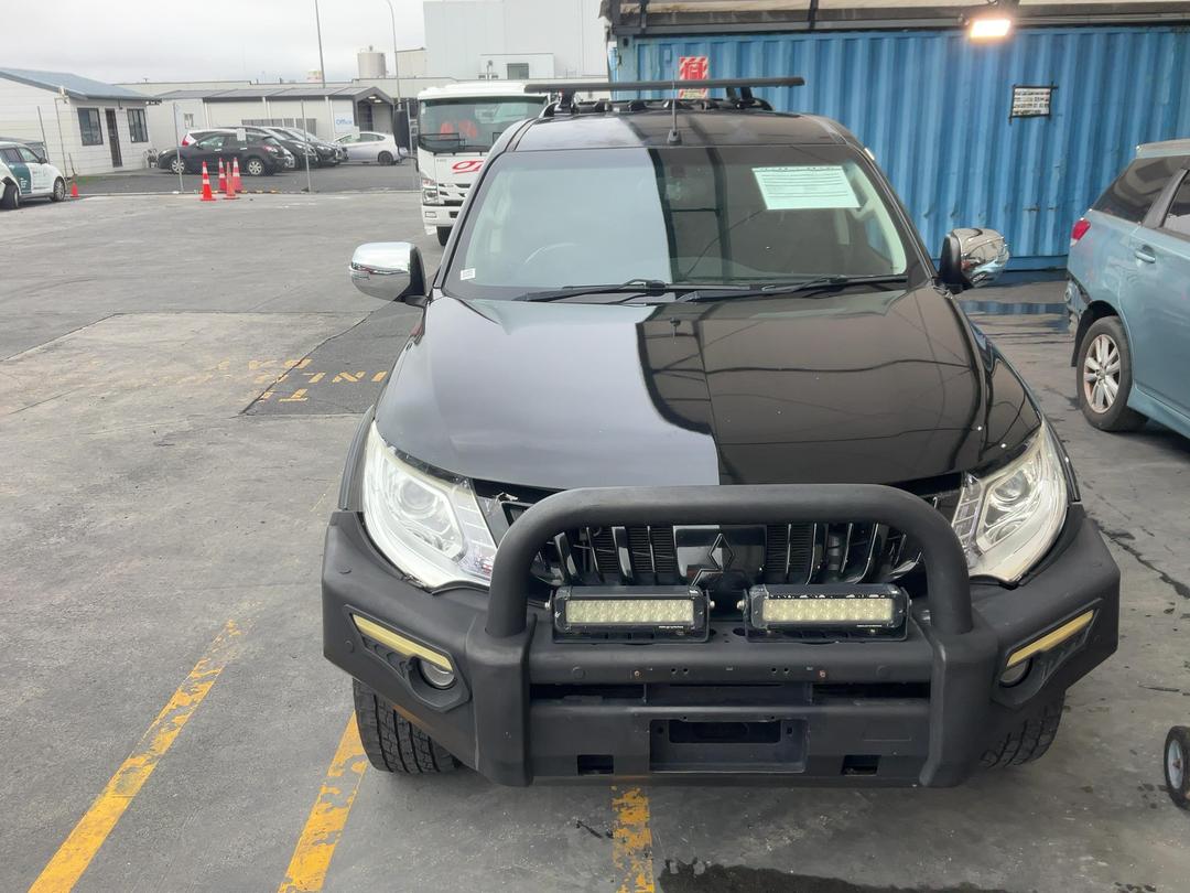 Photo '2' of Mitsubishi Triton GLS