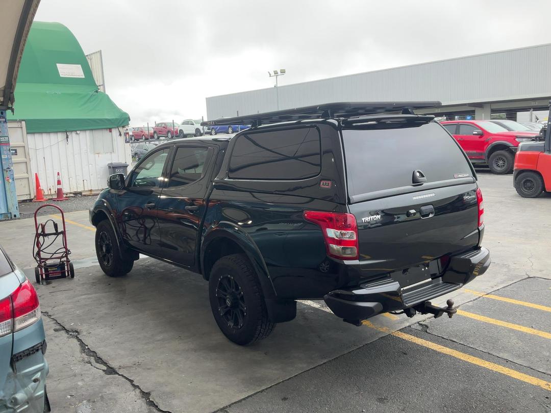 Photo '4' of Mitsubishi Triton GLS