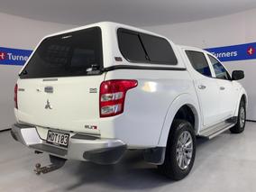 Photo '7' of Mitsubishi Triton