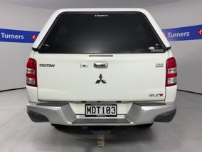 Photo '6' of Mitsubishi Triton
