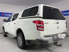 Photo '5' of Mitsubishi Triton