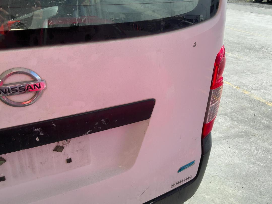 Photo '15' of Nissan Caravan NV350 Photo '15' of Nissan Caravan NV350