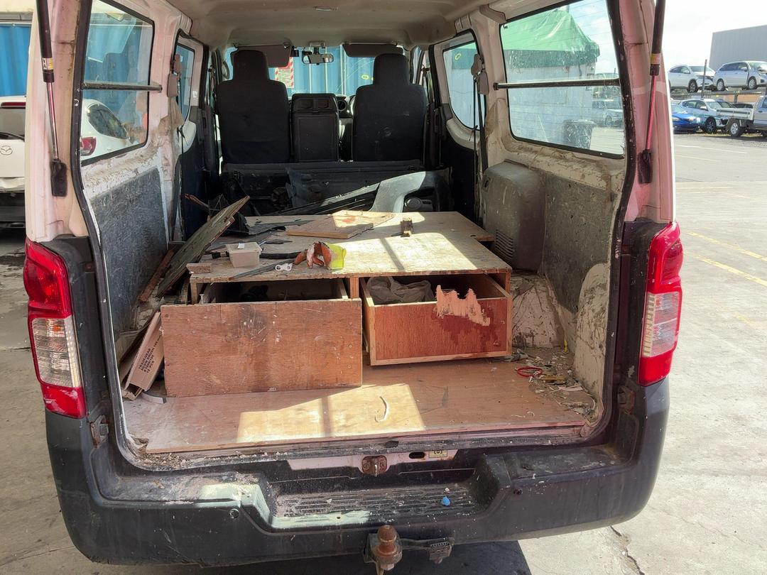 Photo '16' of Nissan Caravan NV350 Photo '16' of Nissan Caravan NV350