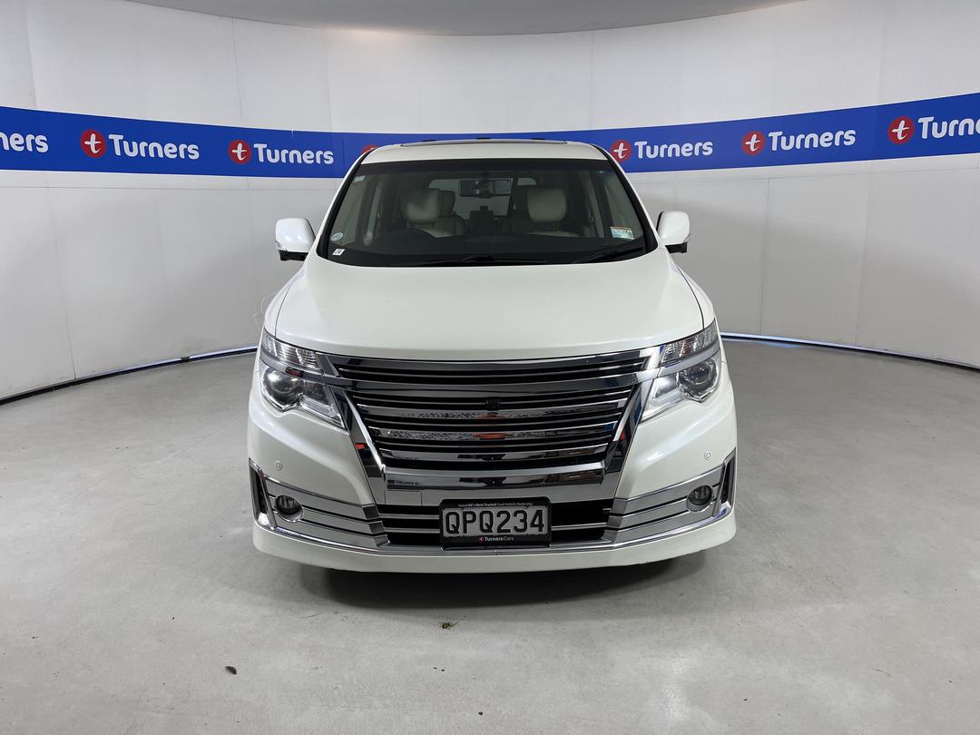 Photo '2' of Nissan Elgrand