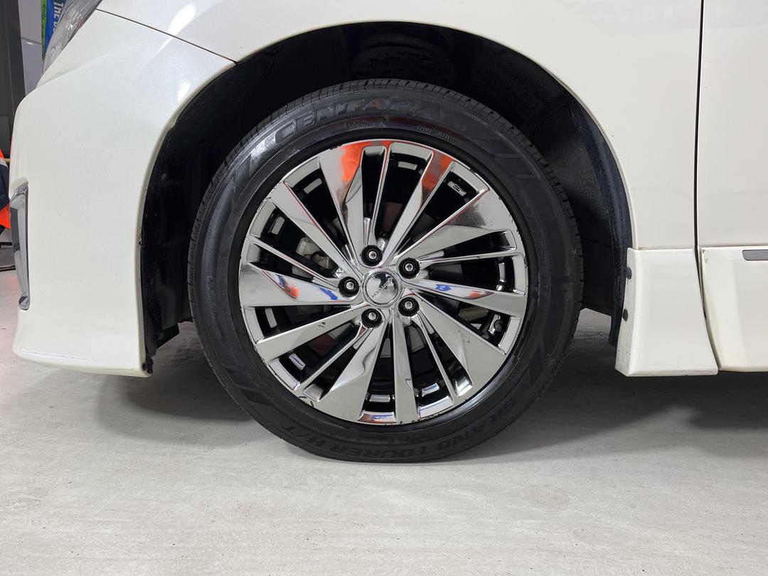 Photo '10' of Nissan Elgrand