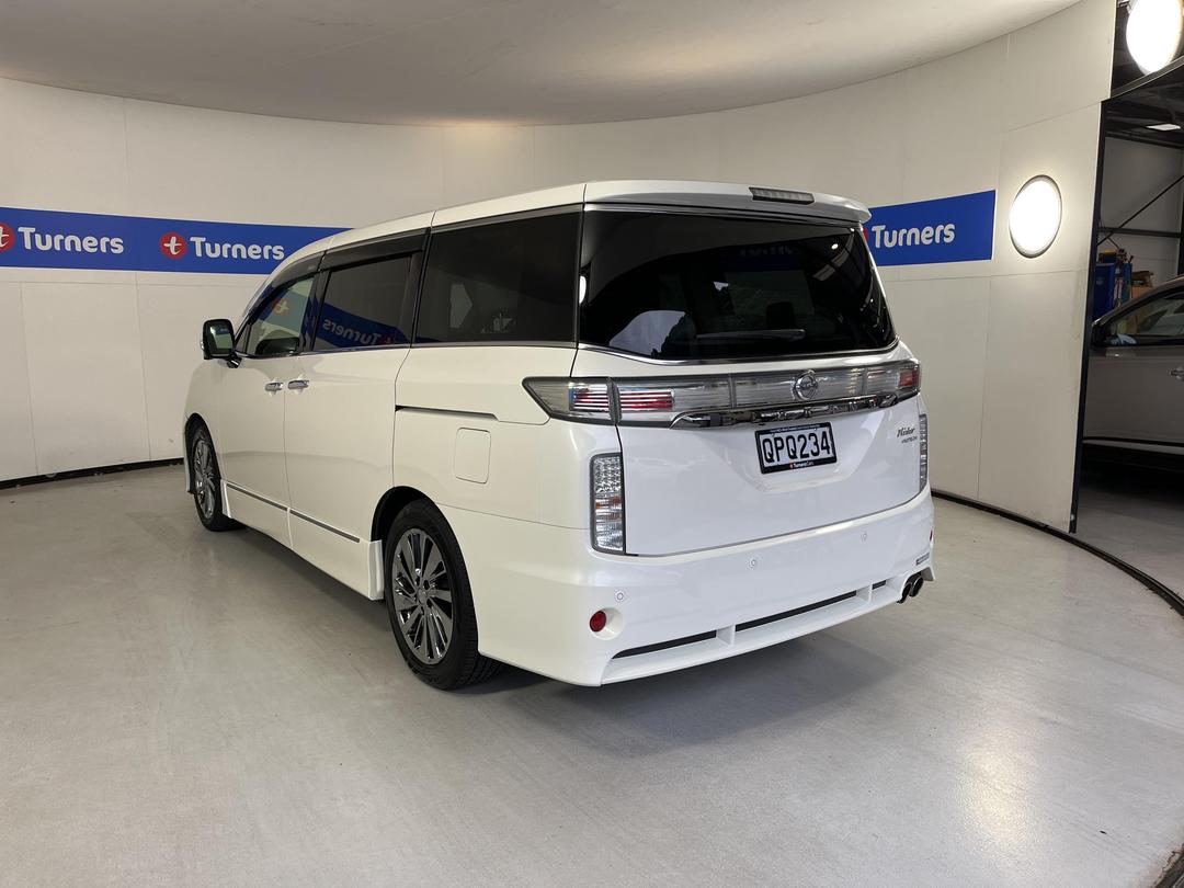 Photo '5' of Nissan Elgrand