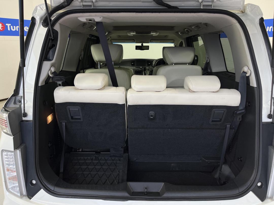 Photo '14' of Nissan Elgrand