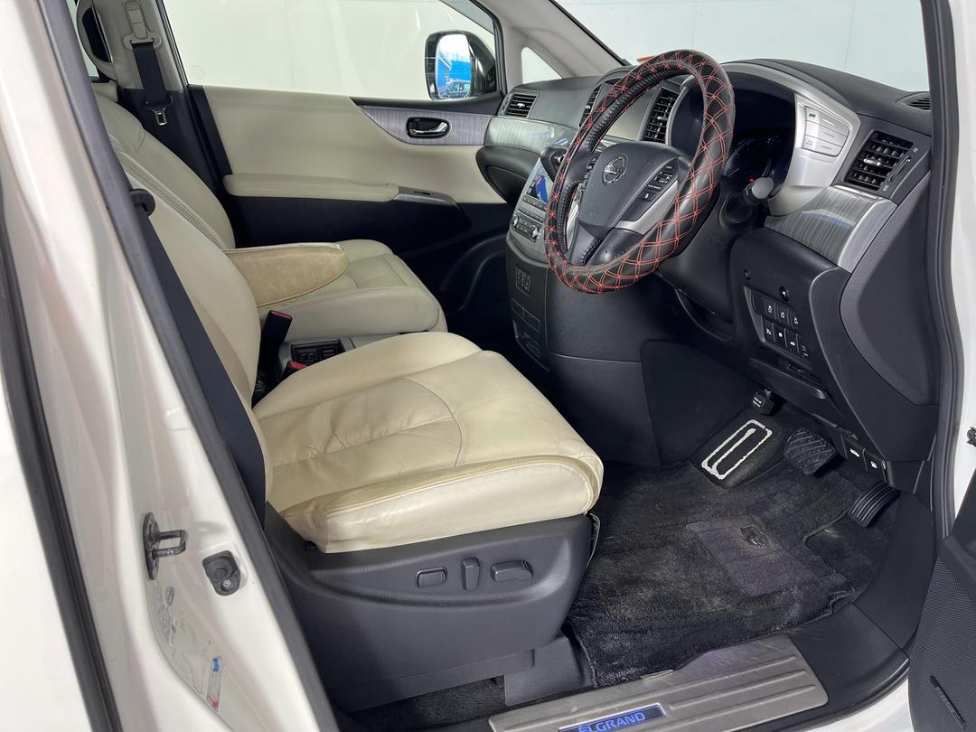 Photo '16' of Nissan Elgrand