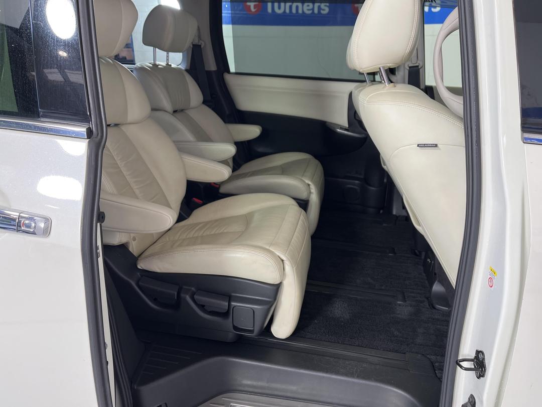 Photo '20' of Nissan Elgrand