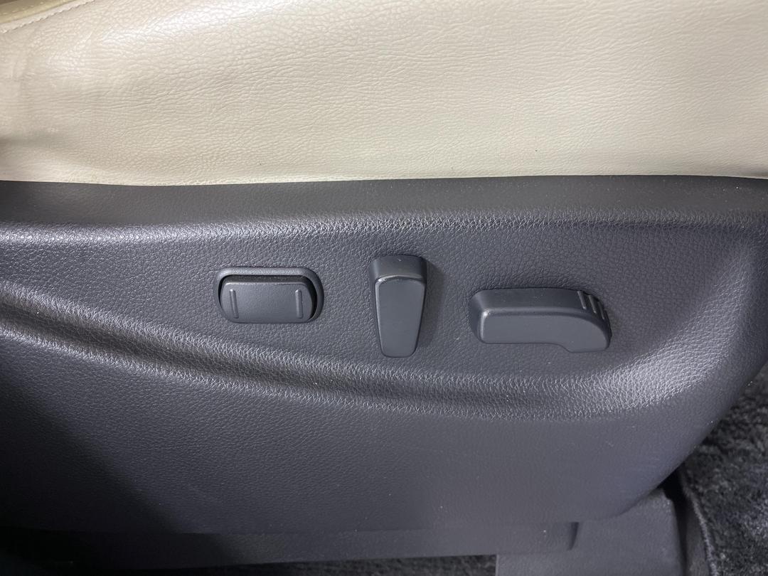 Photo '28' of Nissan Elgrand