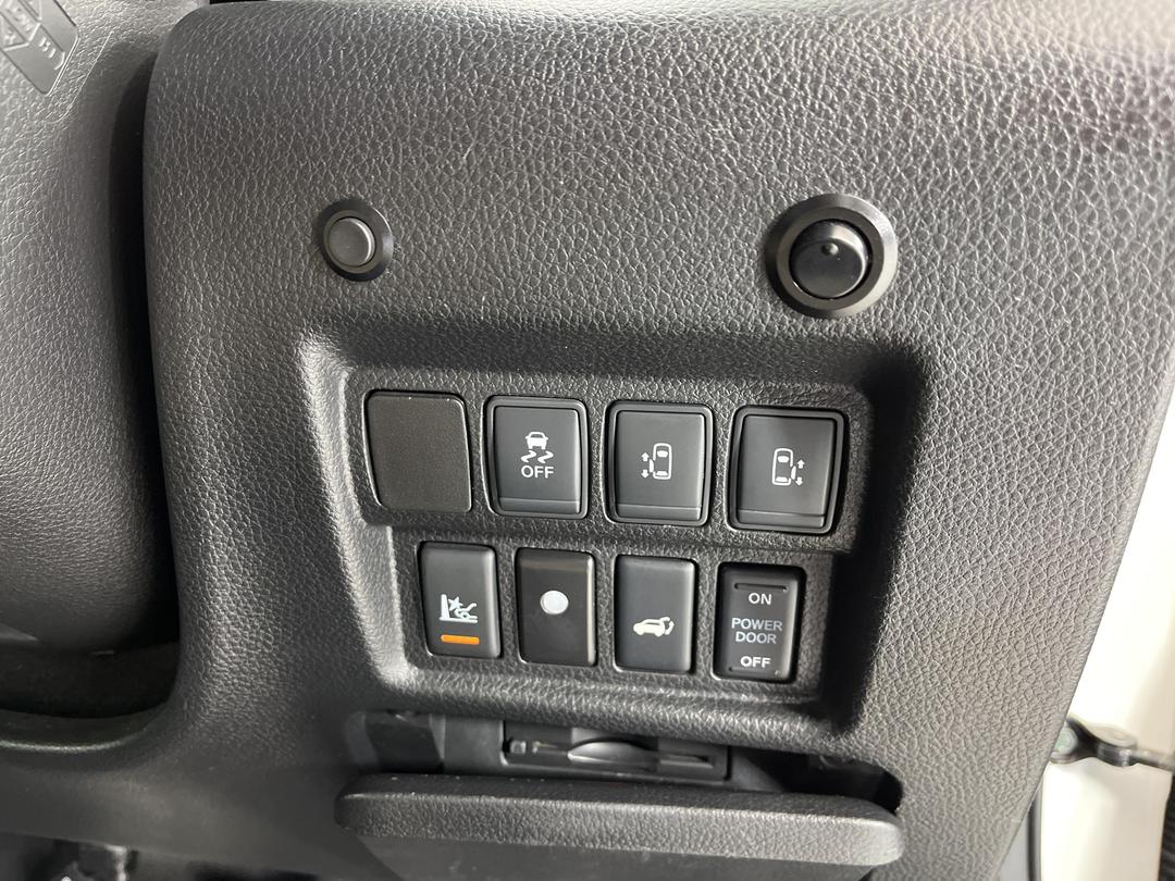 Photo '29' of Nissan Elgrand