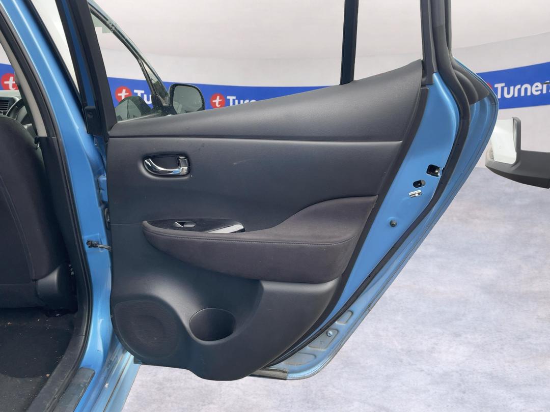 Photo '17' of Nissan Leaf Photo '17' of Nissan Leaf