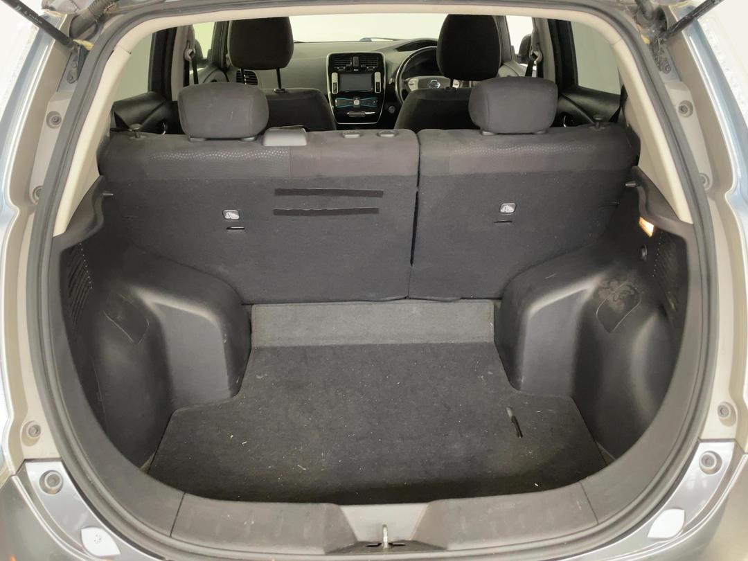 Photo '14' of Nissan Leaf