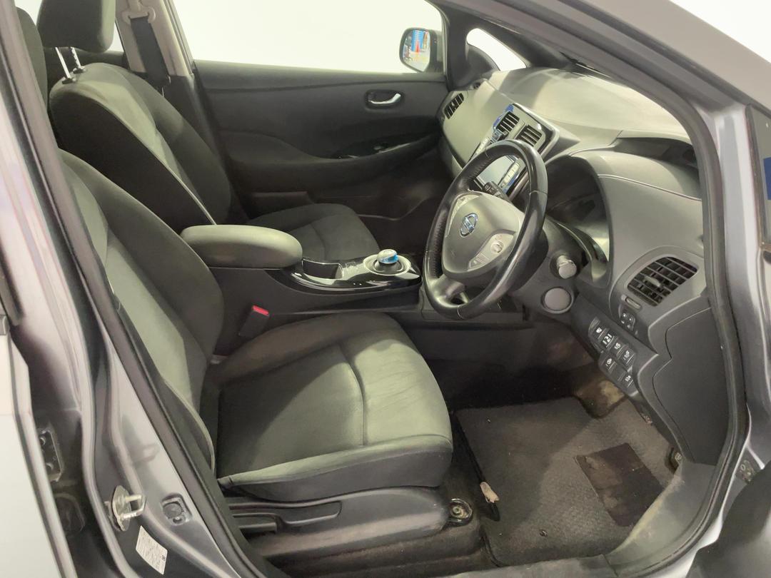 Photo '16' of Nissan Leaf