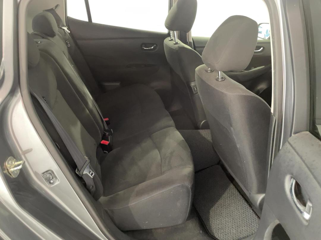Photo '20' of Nissan Leaf