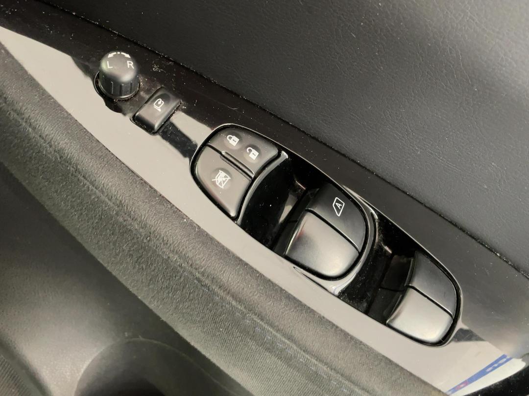 Photo '23' of Nissan Leaf