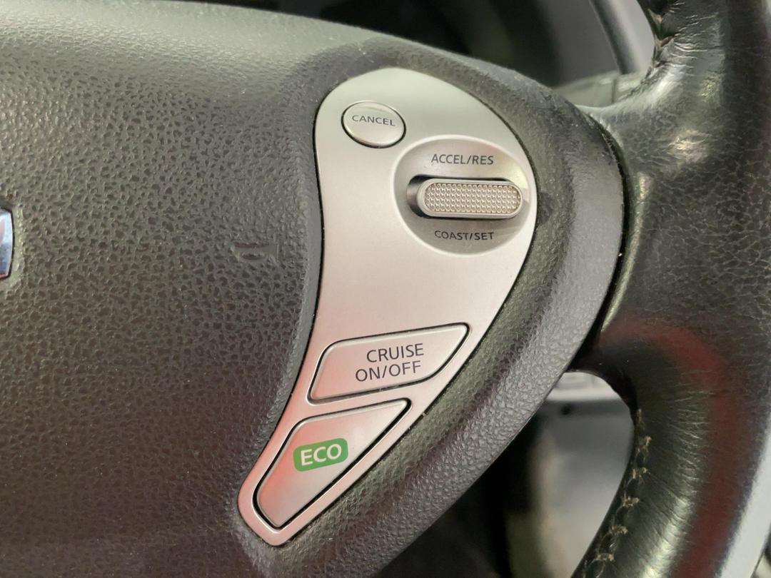Photo '25' of Nissan Leaf