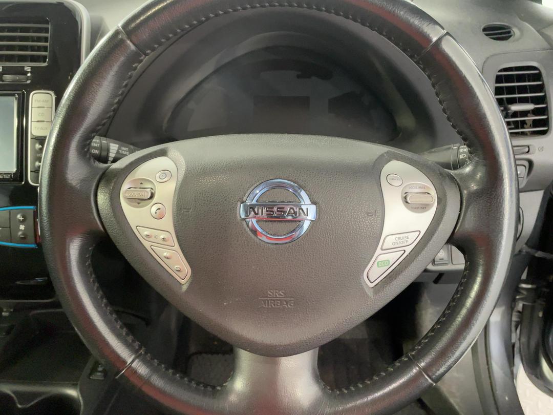 Photo '27' of Nissan Leaf