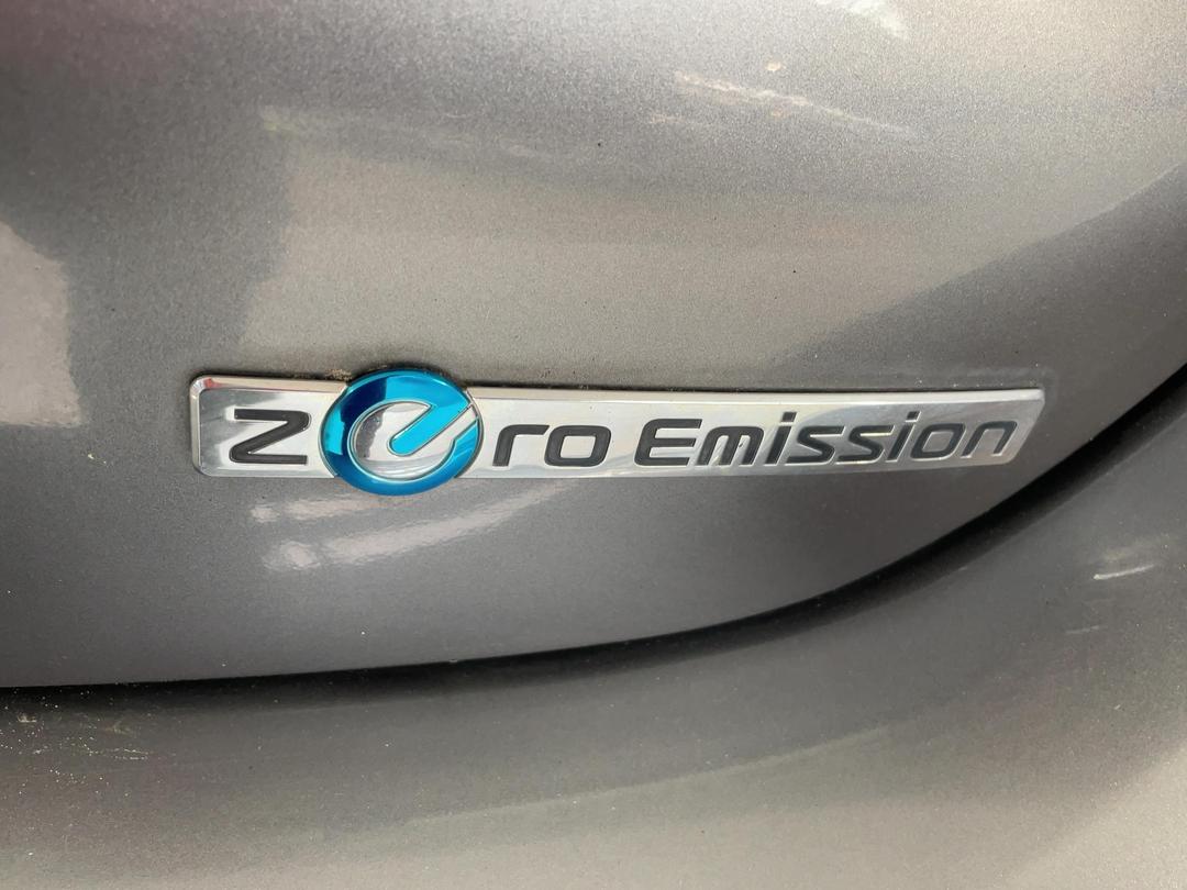 Photo '35' of Nissan Leaf