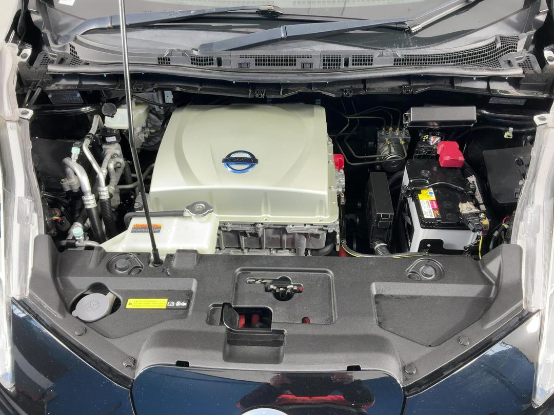 Photo '13' of Nissan Leaf