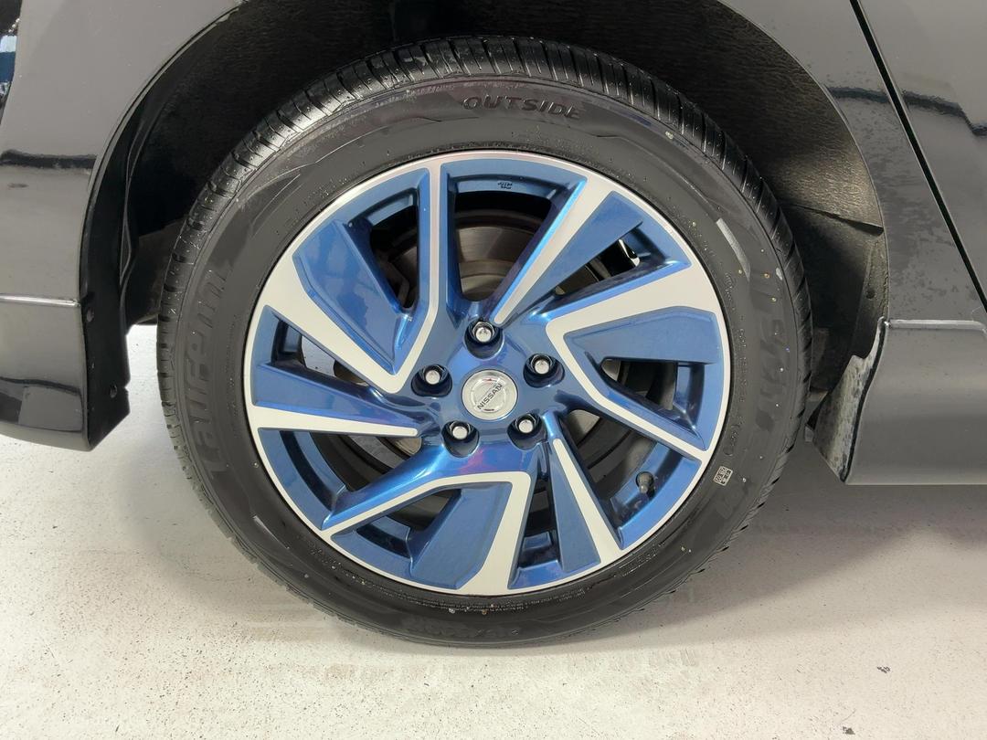 Photo '12' of Nissan Leaf