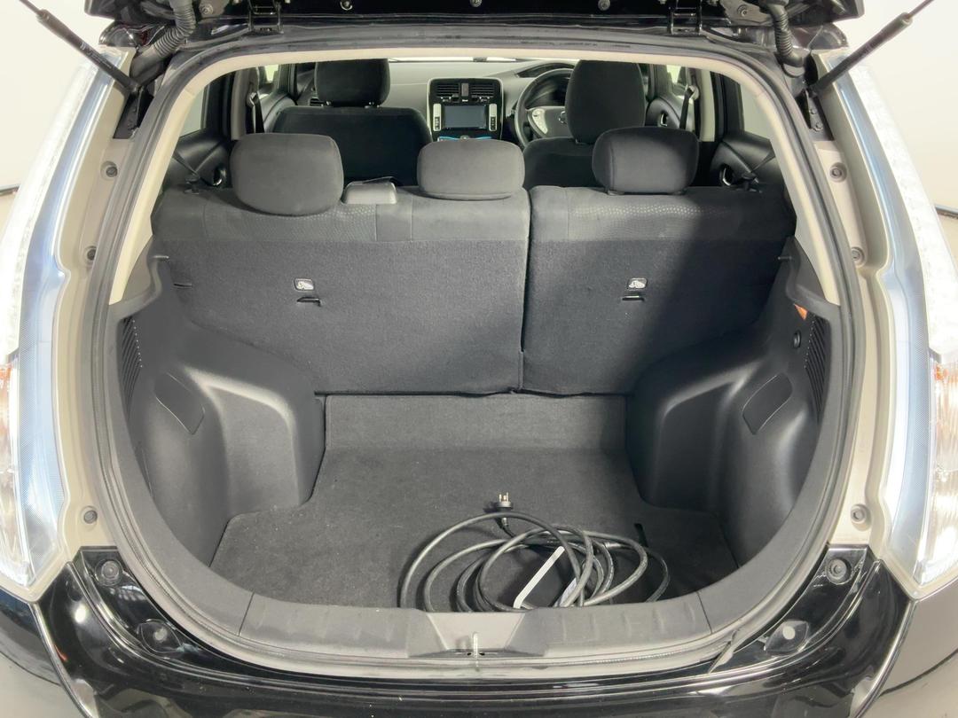 Photo '14' of Nissan Leaf