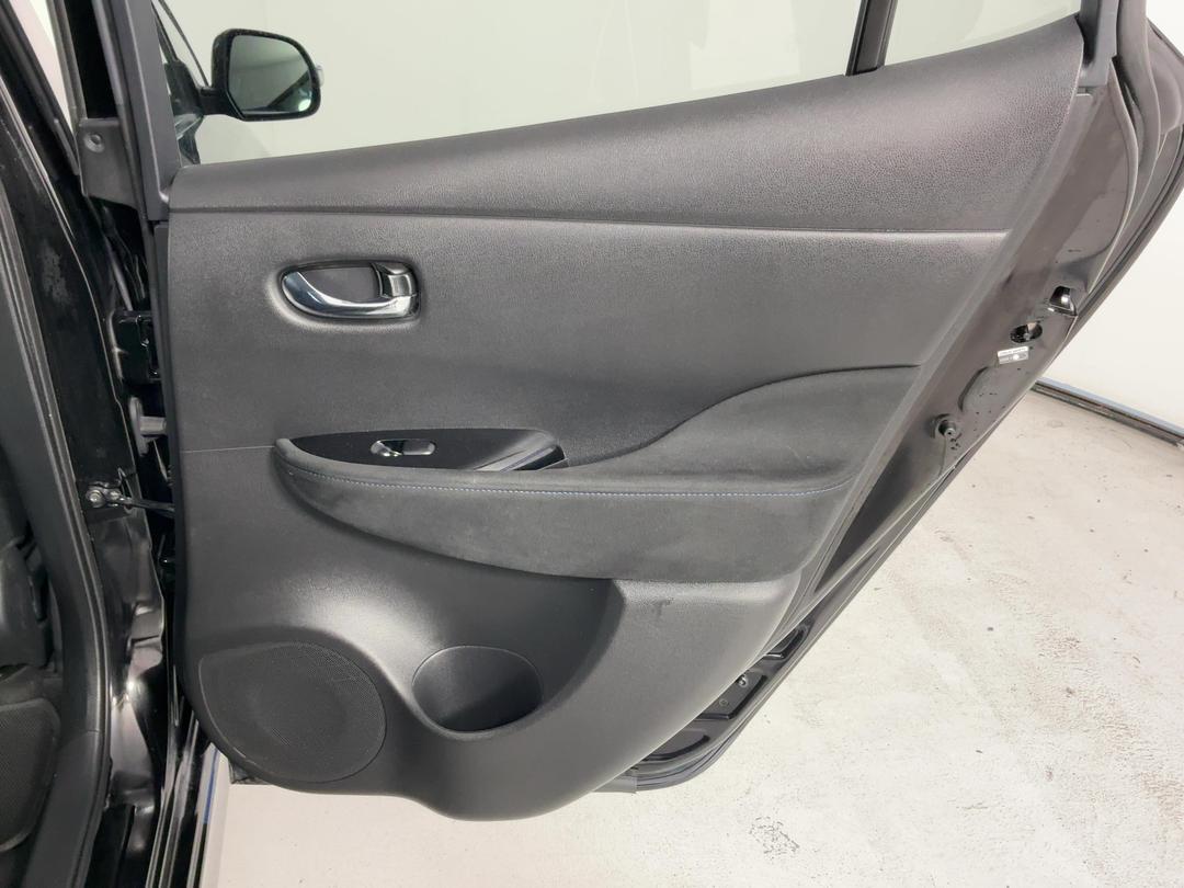 Photo '19' of Nissan Leaf