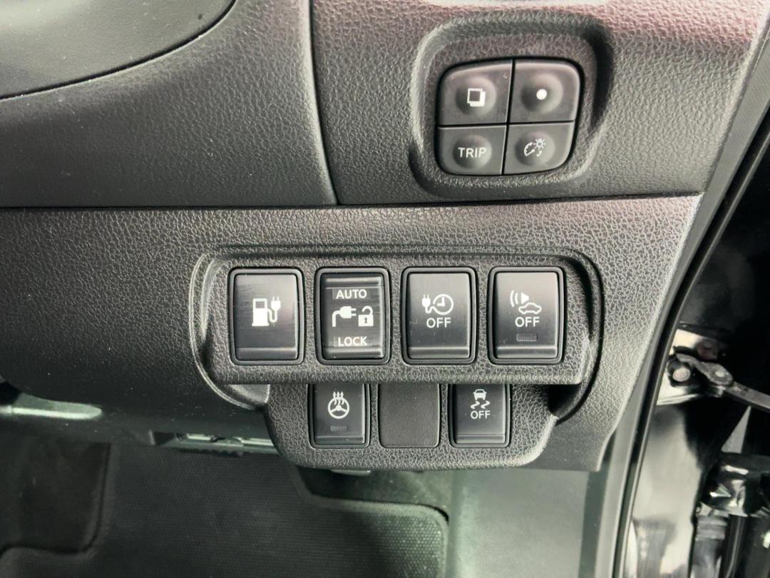 Photo '24' of Nissan Leaf